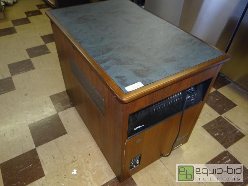 lot 485 image: Mitsubishi video scan system. Projector with ...
