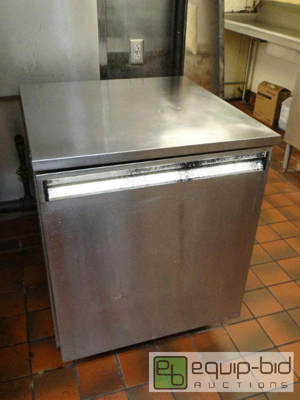 lot 1001 image: DelField 27UndercounterRefrigerator