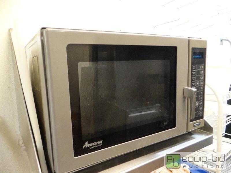lot 1006 image: Commercial Amana Digital Microwave