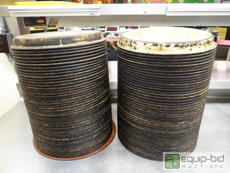 lot 1011 image: Lot of (90) 14 Pizza Pans