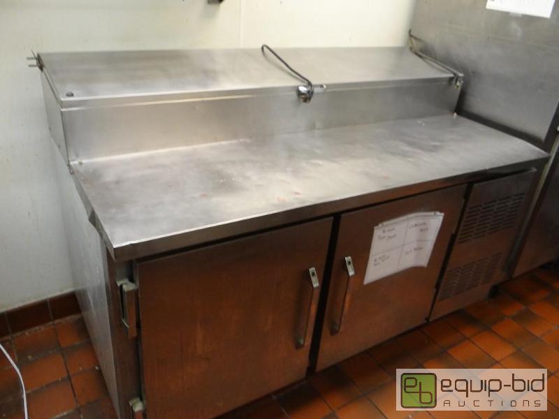 lot 1015 image: Victory 2 Door Pizza Prep Table