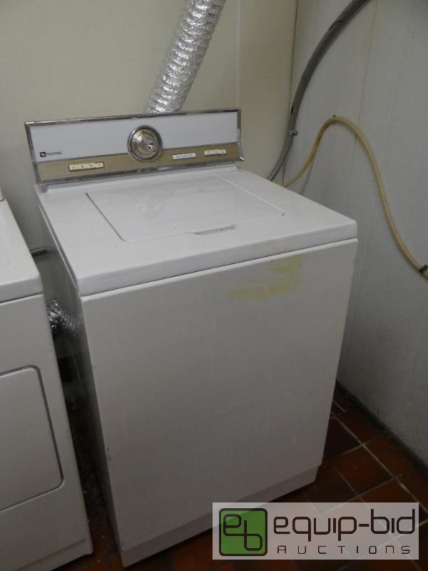 lot 1027 image: Commercial Automatic Cloths Washer