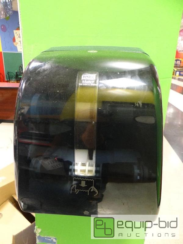 lot 1043 image: Soap And Paper Towel Dispenser