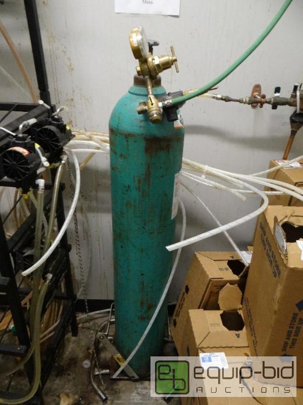 lot 1045 image: Helium Gas Tank