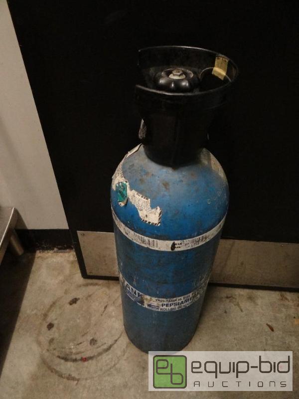 lot 1046 image: Co2 Tank