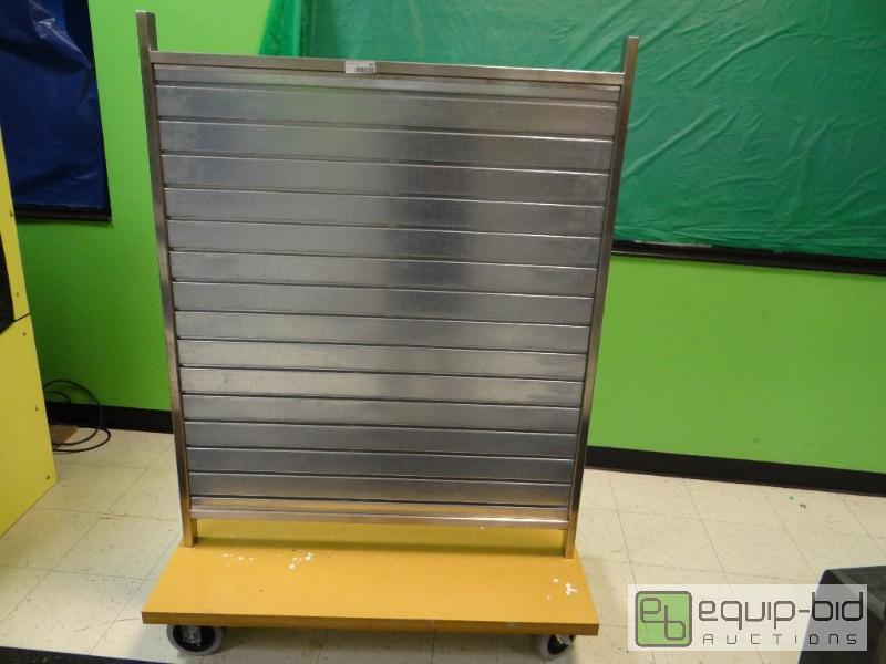 lot 1077 image: Upright Standing Metal Shelving Display Rack