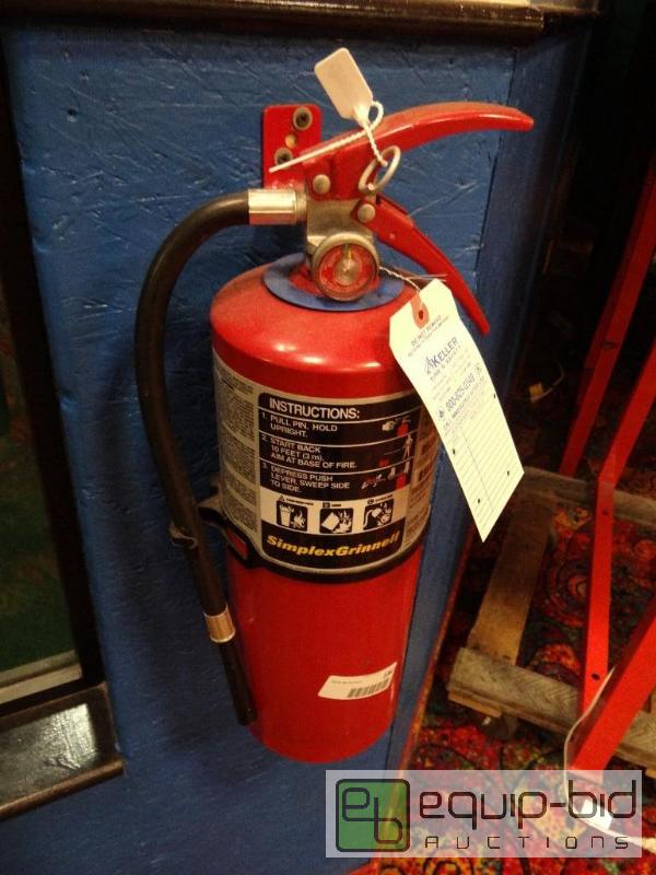 lot 1087 image: Dry Chemical Fire Extinguisher