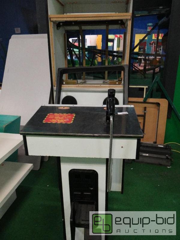 lot 1089 image: Shooters Game Frame Assembly Missing Electronic Components