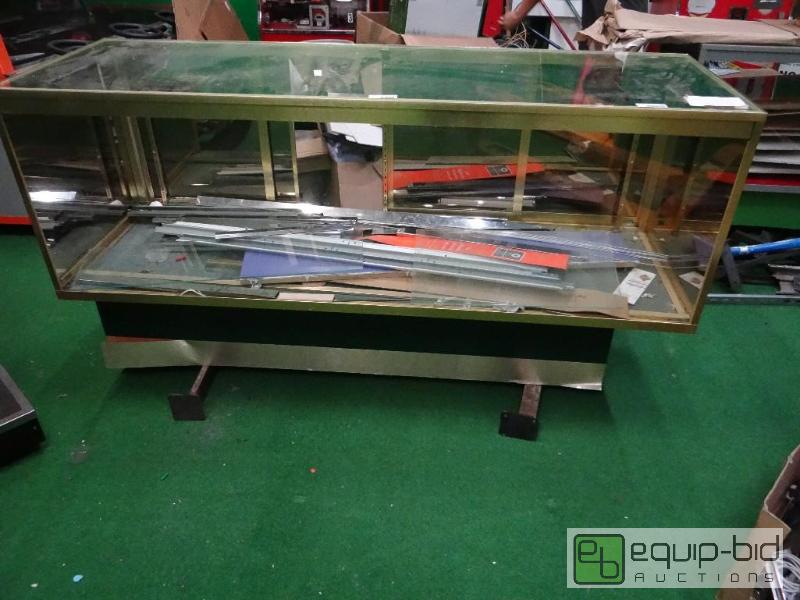 lot 1093 image: Glass Display Case