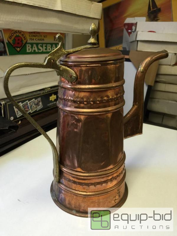 lot 101 image: Decorative copper pot...