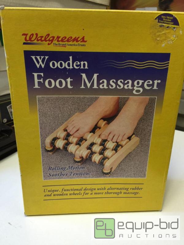 lot 102 image: New in box wooden foot massager...