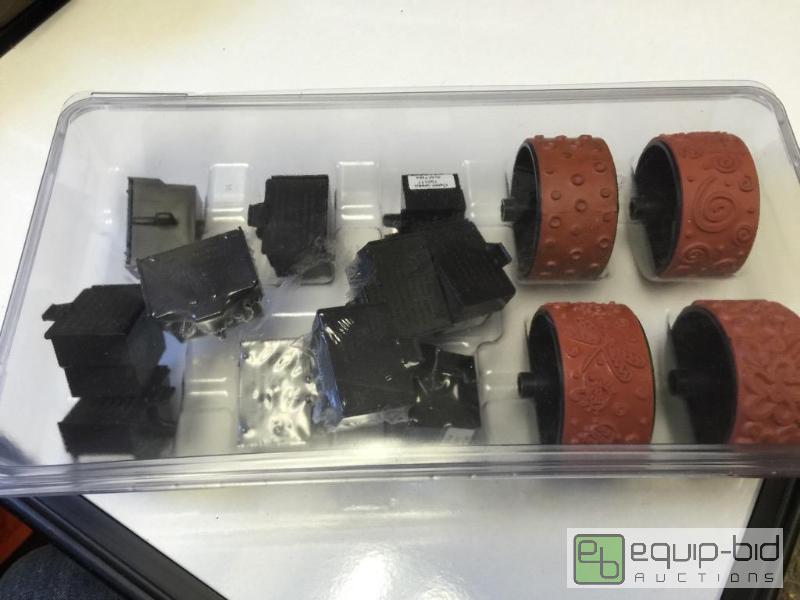 lot 112 image: Craft Inc. roller comes with kneepads great f...