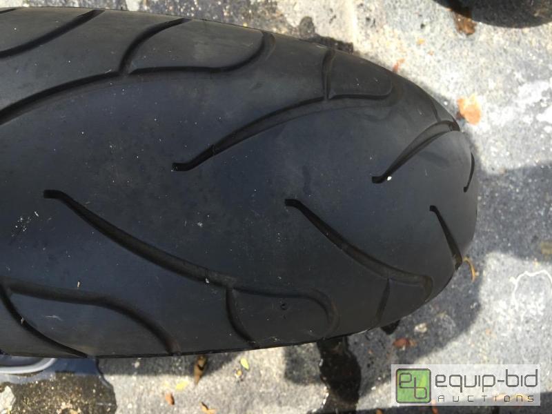 lot 122 image: Motorcycle tire Michelin 20050 5R 17...