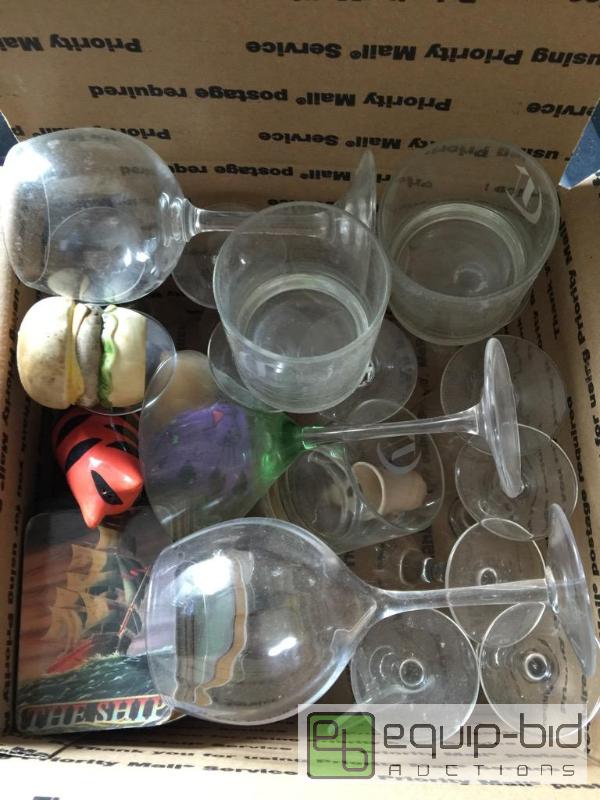 lot 149 image: Box of miscellaneous bar glasses some pepper ...
