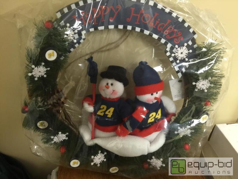 lot 72 image: Holiday wreath for the ultimate NASCAR fan...