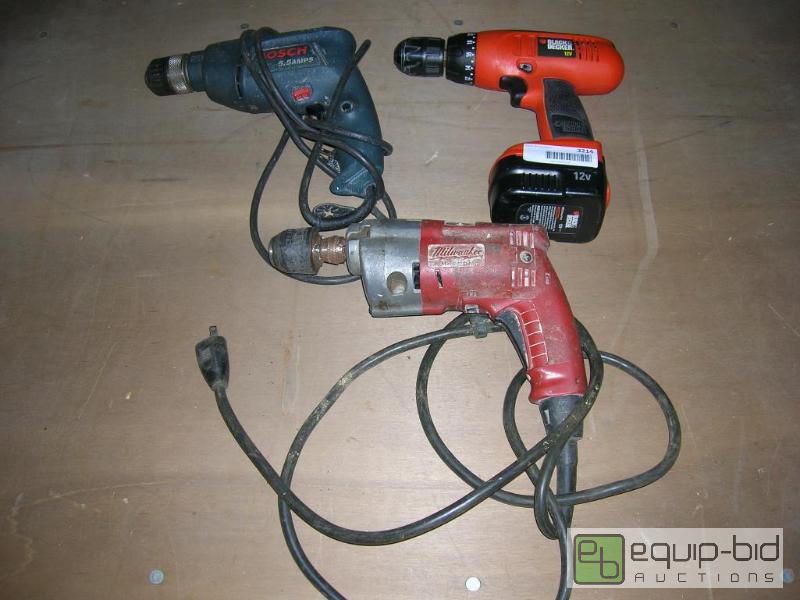 lot 3214 image: 3 Electric Drill Lot Bosch 5.5AMP  Milwaukee Magnum  Black & Decker 12V