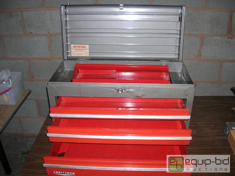 Gray and red craftsman deals tool box