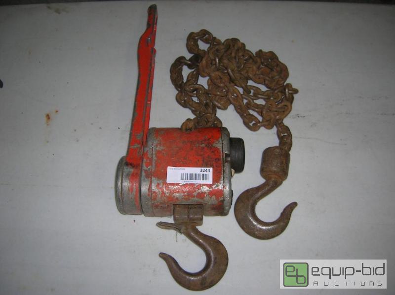 lot 3244 image: 1 12 Ton CM Racket Hoist