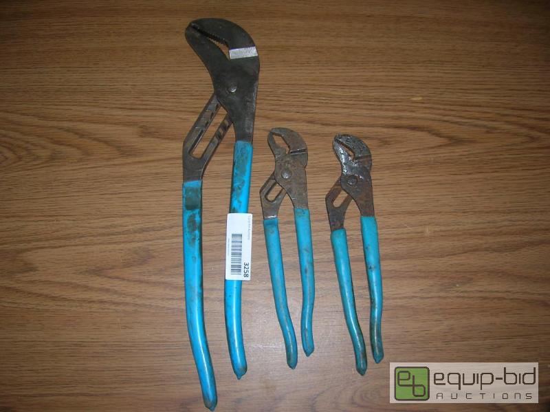 lot 3258 image: 3 Channellock Adjustable Pliers