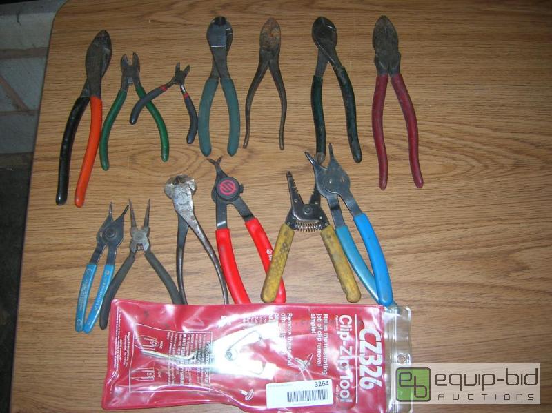lot 3264 image: Lot of 14 Various Hand Tools