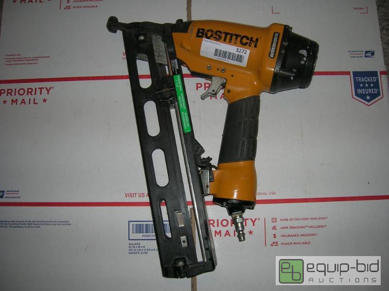lot 3272 image: Bostitch Model N62FN Industrial Oil Free Angled Finish Nailer