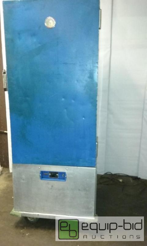 lot 3015 image: WORKING Mobile Cooler