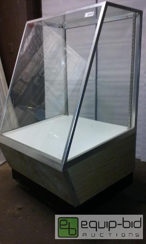 lot 3016 image: Pastry Display Cabinet