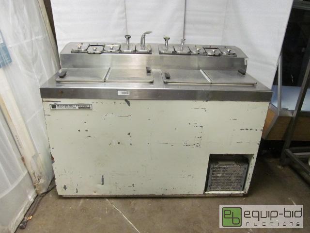 lot 3025 image: WORKING Ice Cream Fountain, Dip Cabinet