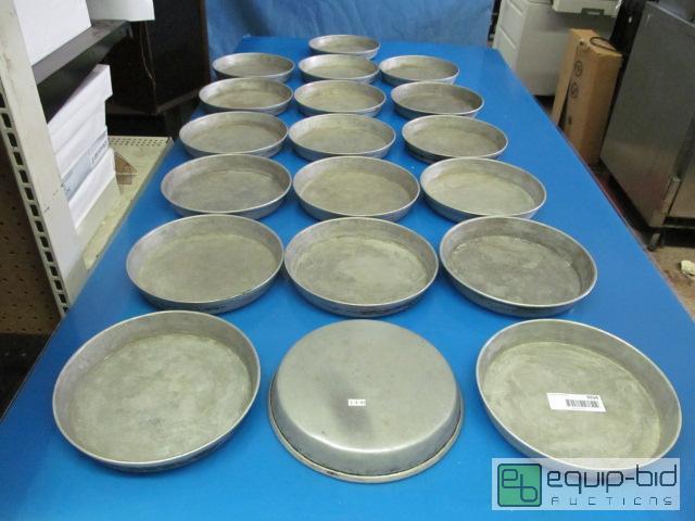 lot 3034 image: Aluminum Pans QTY 19 9.25 Inch