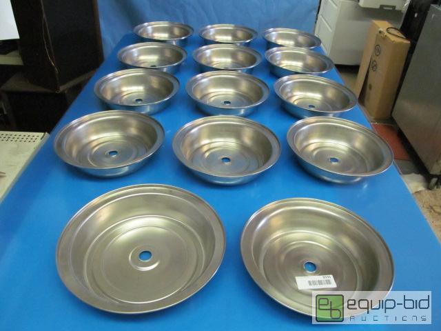 lot 3036 image: Metal Serving Dish TopsCovers Round  Bonus