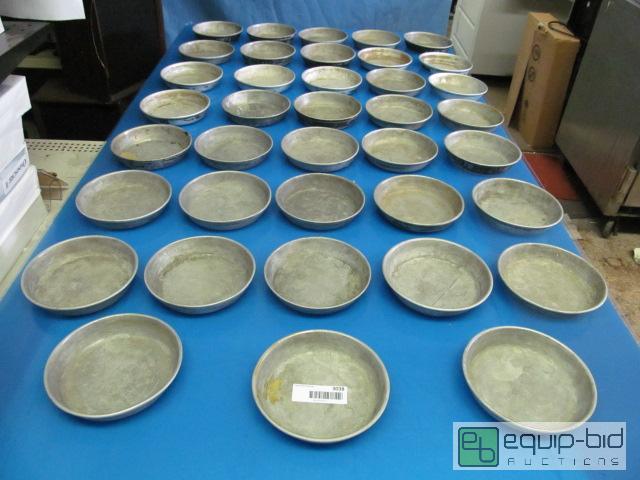 lot 3038 image: Aluminum Pans QTY 38 6.5 Inch