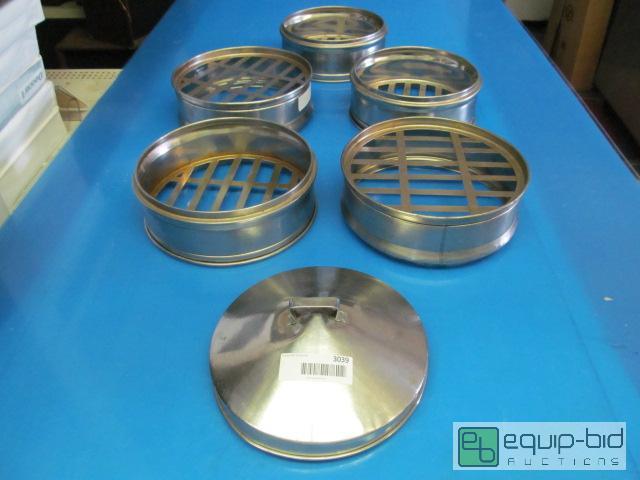 lot 3039 image: Metal Serving Round Trays with 1 Top QTY 5 Plus 1 Lid