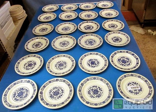 lot 3053 image: Buffalo Or Syracuse QTY 24 7.25 Inch Blue Pattern Plates