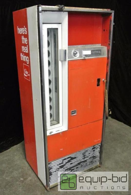lot 1520 image: Vendo Vintage Looking Bottle Coke Vending Machine