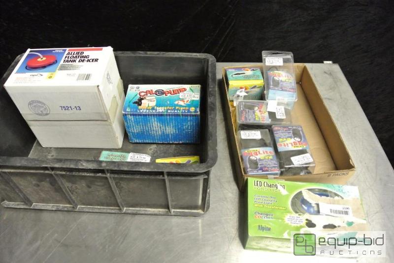 lot 1571 image: Large Lot of LED Lighting