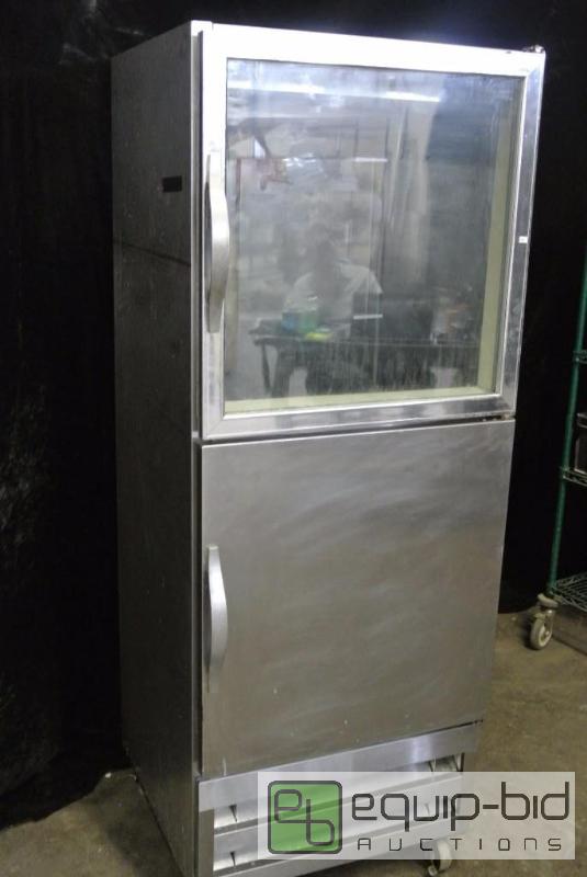 lot 1579 image: Beverage Air Split Door Refrigerator or Cooler