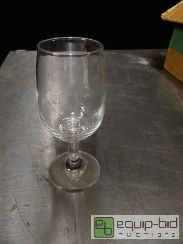 lot 1589 image: (25) 8oz Wine Glasses