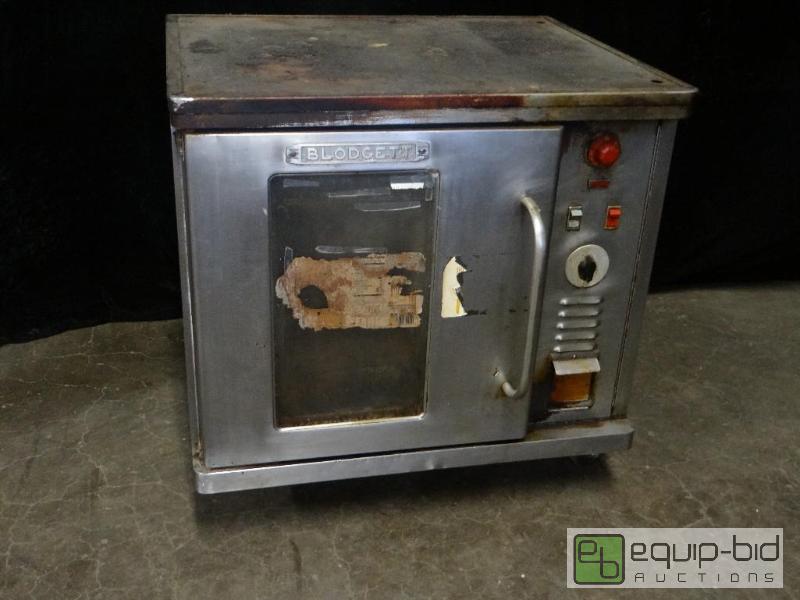 lot 1602 image: Blodgett Electric Half Size Convection Oven