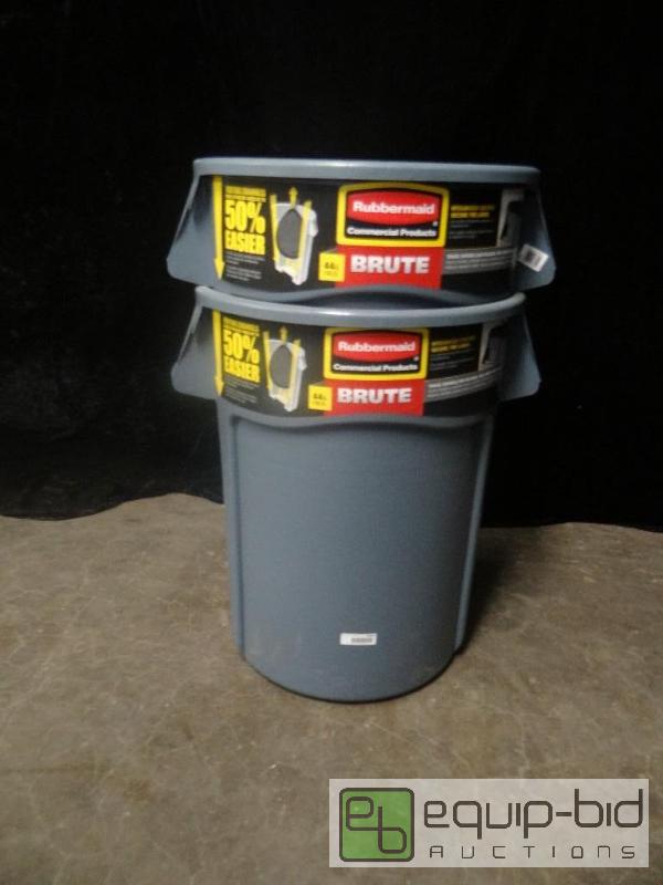 lot 7316 image: (2) Rubbermaid Brute 44gal Trash Bins