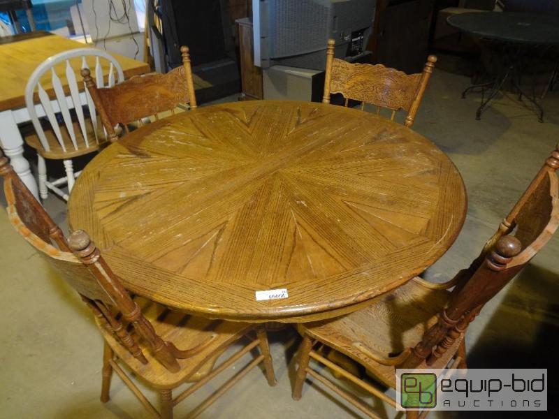 lot 102 image: Dining Table with 4 Chairs