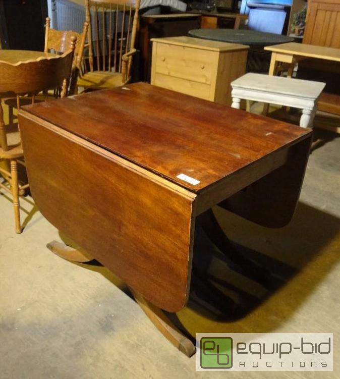 lot 104 image: Antique Drop Leaf Table