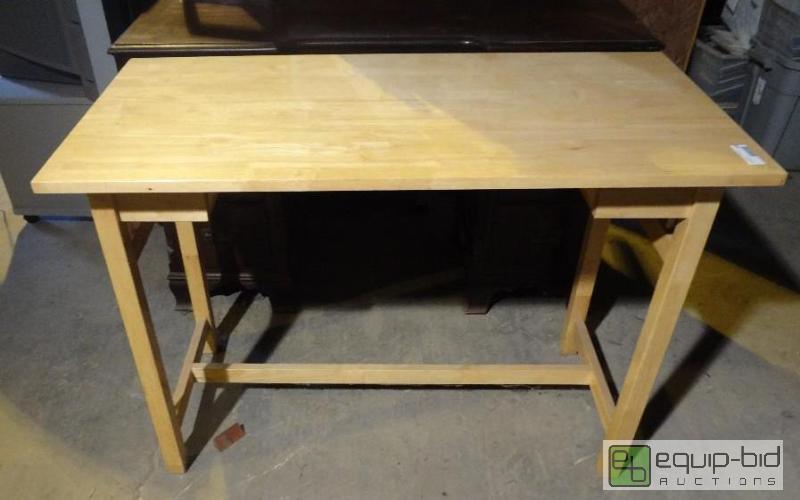 lot 118 image: Kitchen Island