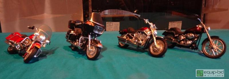 lot 130 image: (4) Harley Davidson Motorcycle Collectibles