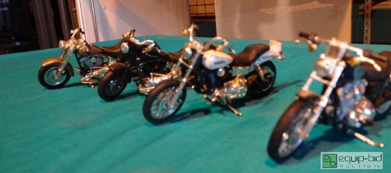 lot 131 image: (4) Harley Davidson Motorcycle Collectibles