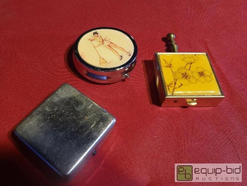 lot 142 image: Lot of Trinket Cases