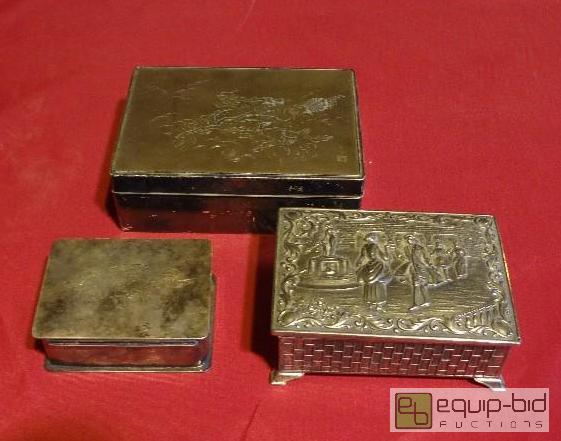 lot 145 image: Lot of TrinketJewelry Boxes