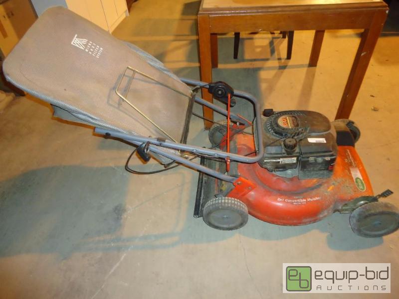 lot 174 image: Lawnmower