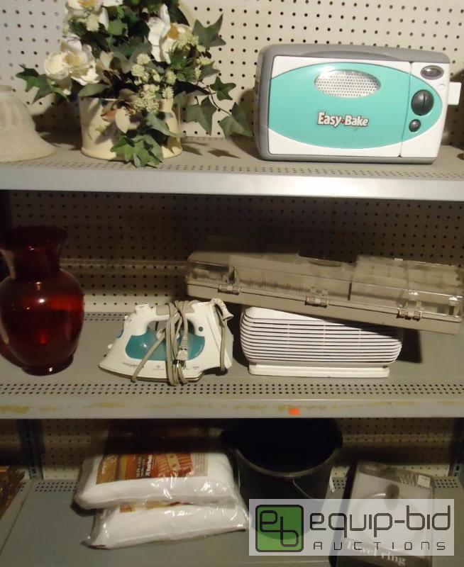 lot 189 image: 3 Shelves Full of Knick Knacks