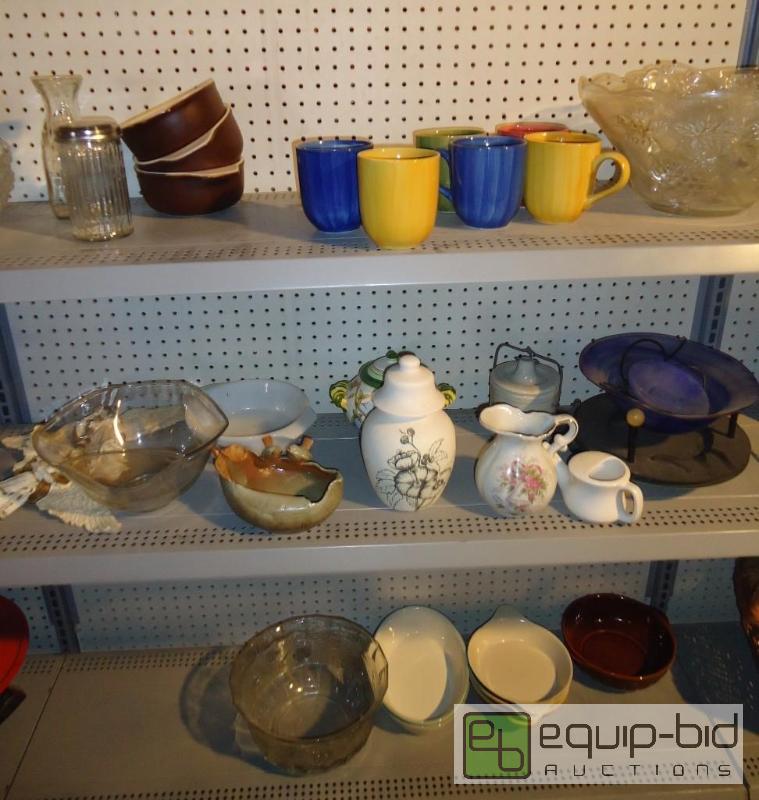 lot 191 image: 3 Shelves Full of Knick Knacks