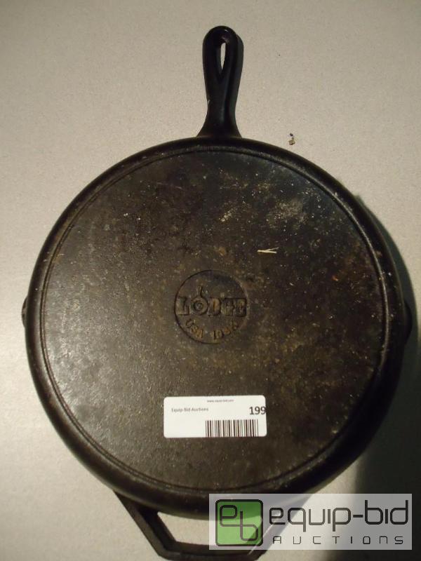 lot 199 image: Lodge Cast Iron Skillet